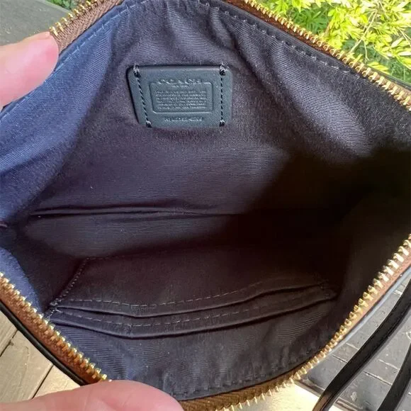 COACH Large Corner Zip Wristlet In Signature Canvas w Kaffe Fassett Print NWOT - Picture 9 of 10